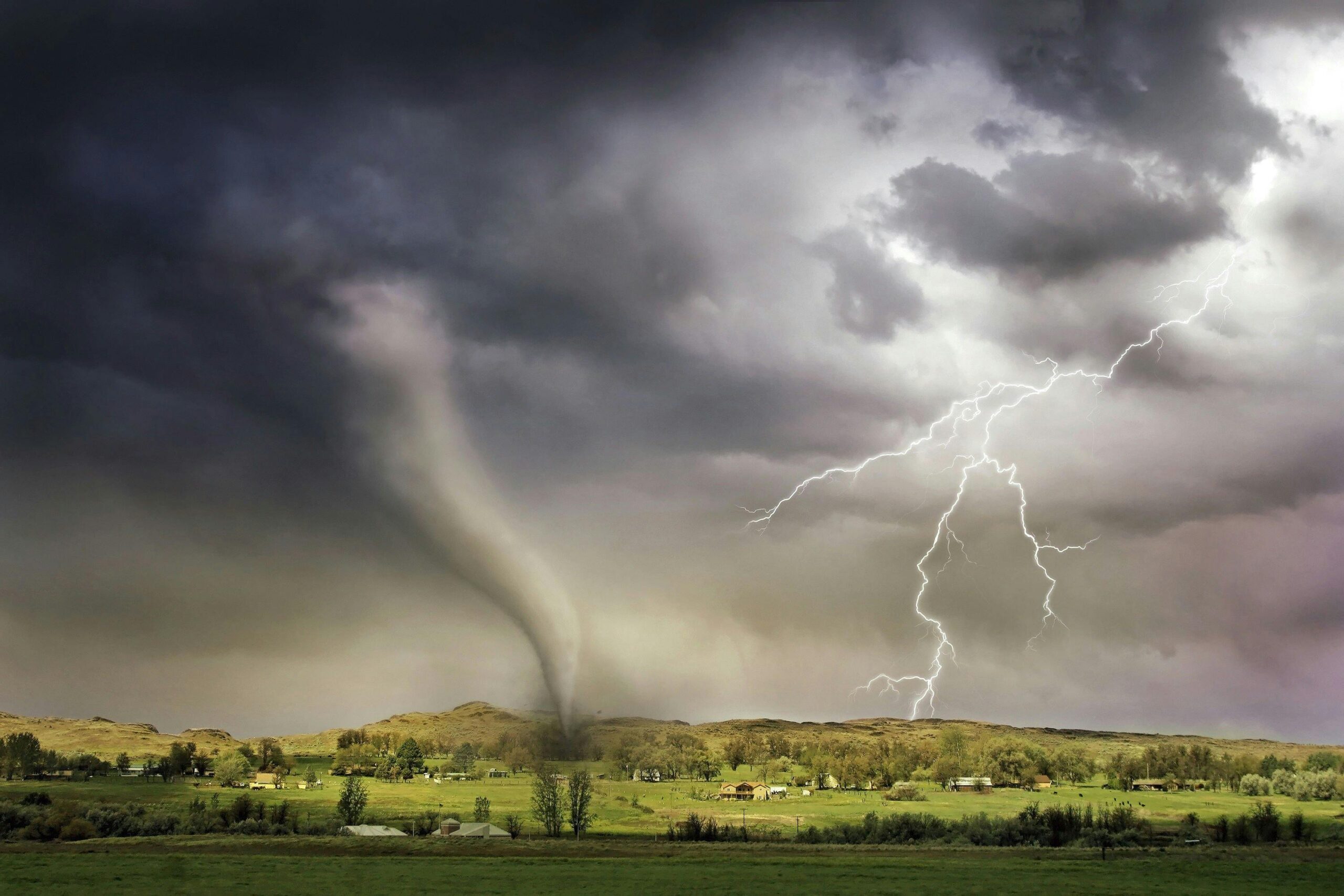 TORNADO razorio grad u Oklahomi