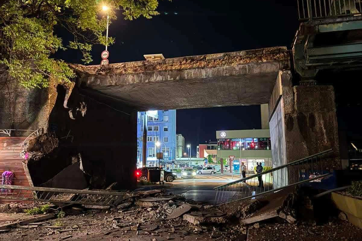 Obrušio se dio mosta na Savi