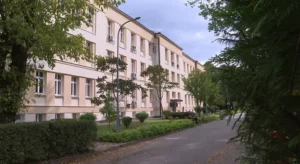 2023-04_rektorat kampus _900x492