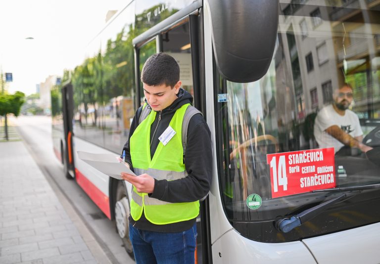 autobus javni prevoz