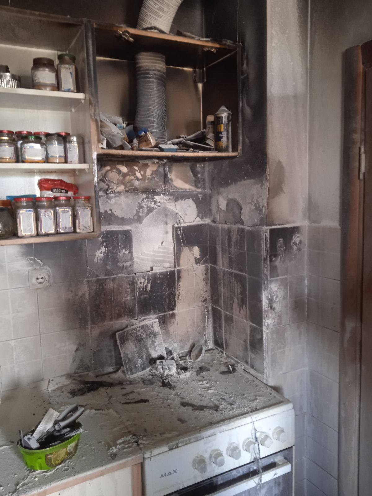 Vatrogasci gasili požar u stanu (FOTO)