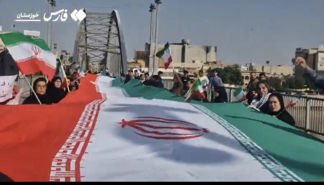 IRANCI “živim lancima” brane elektrane