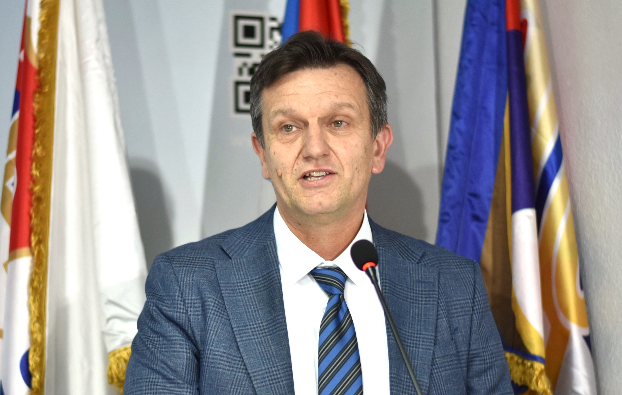 “Jedan čovjek odlučuje o svemu”: Blanuša “opleo” po Dodiku