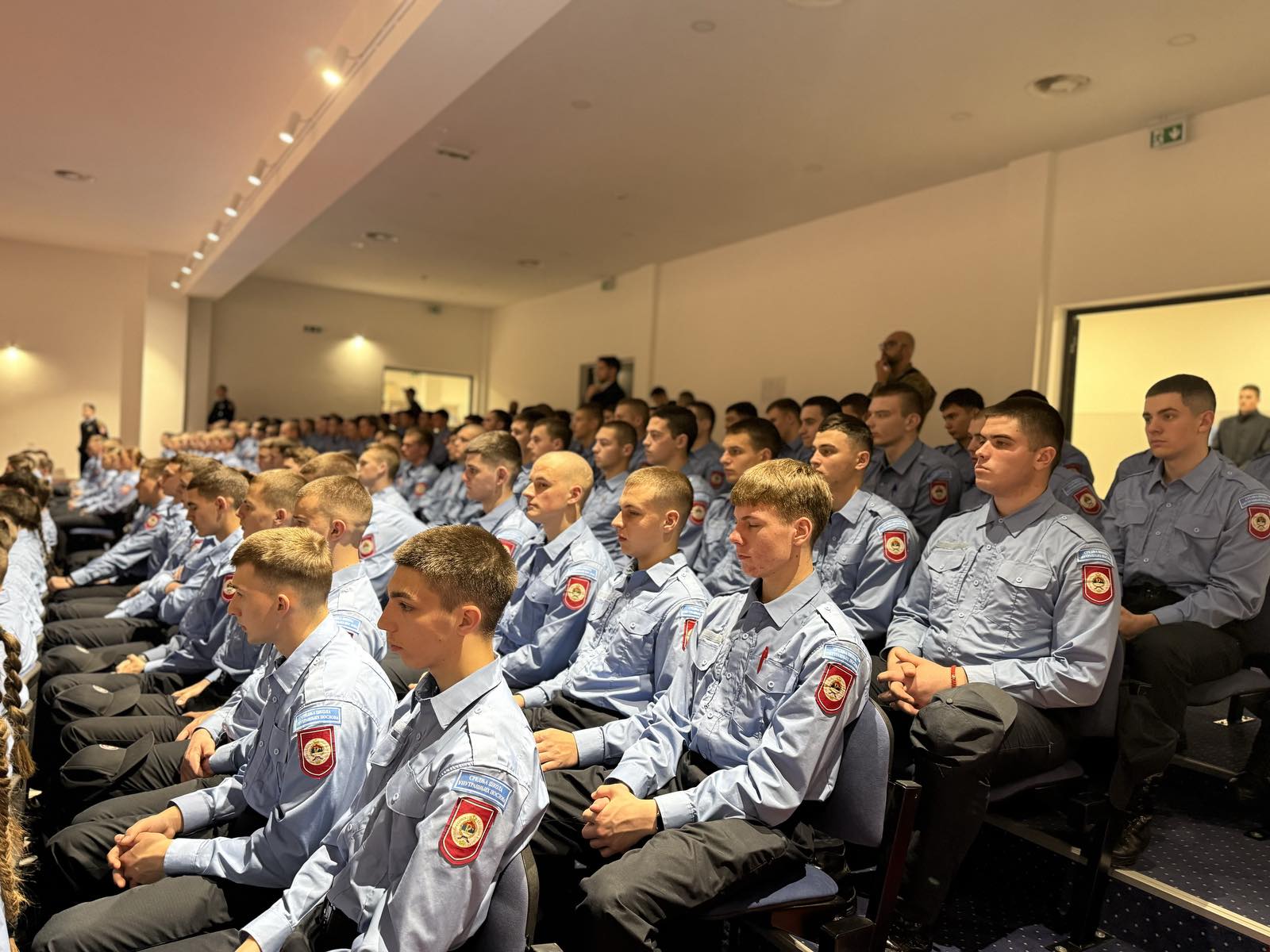 KADETI 29. klase Policijske akademije potpisali ugovore