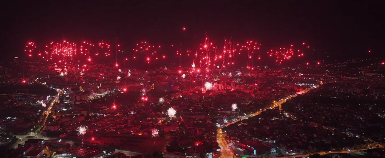 100 GODINA BORCA, spektakularan vatromet i bakljada (VIDEO)